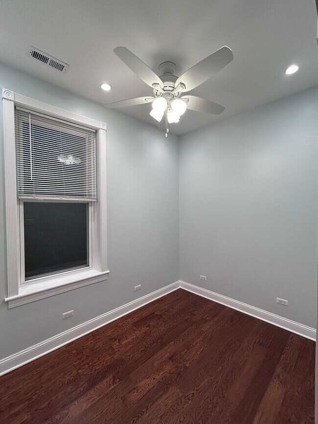 Building Photo - 2336 W Thomas St