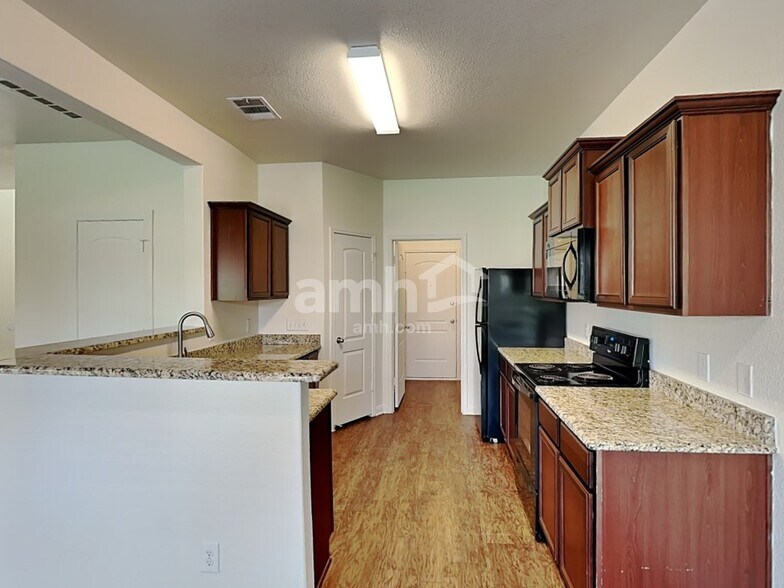 Building Photo - 1220 Arizona Dr