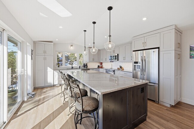 Building Photo - 30855 Walter Dr