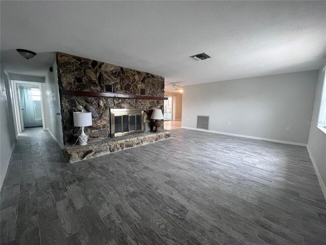 Building Photo - 13632 Stacey Dr