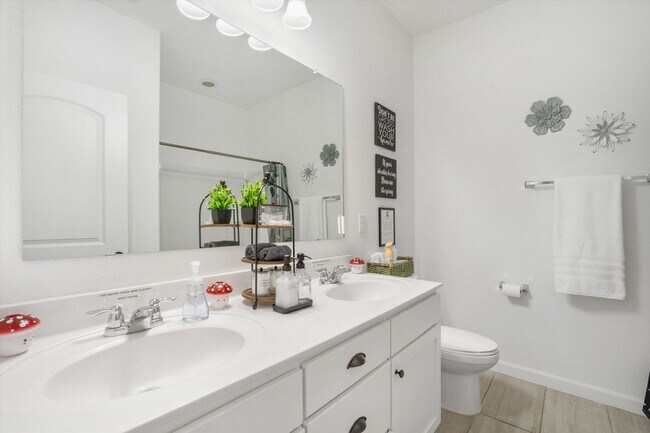 Building Photo - FULLY FURNISHED, Recently Constructed 4 Bedroom Home Available Near Golf Course Rd & Southern Blvd!