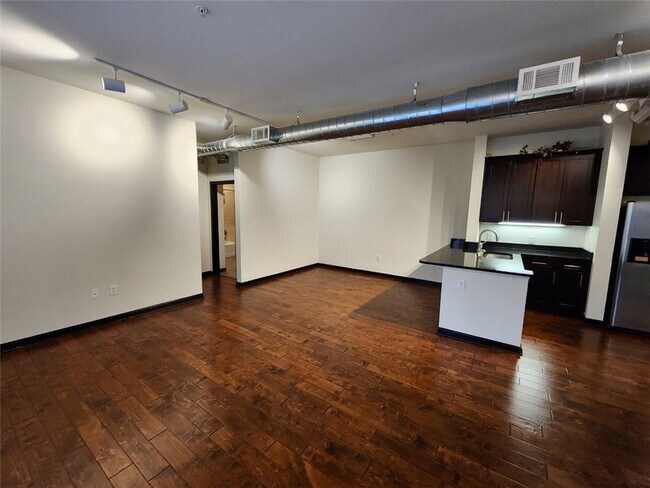 Building Photo - 5300 Peachtree Rd