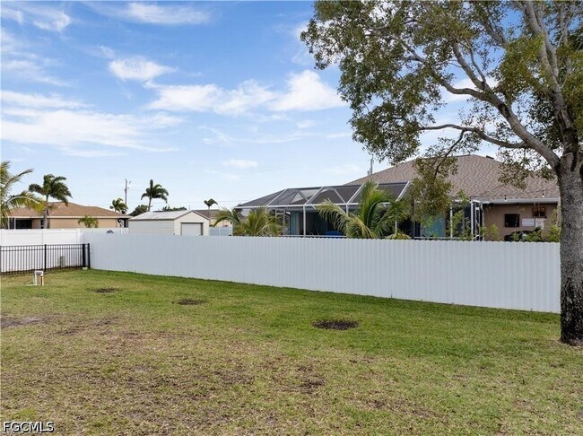 Building Photo - 231 NW 26th Ave