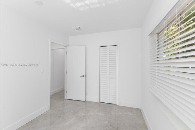 Building Photo - 2320 NW 55th St