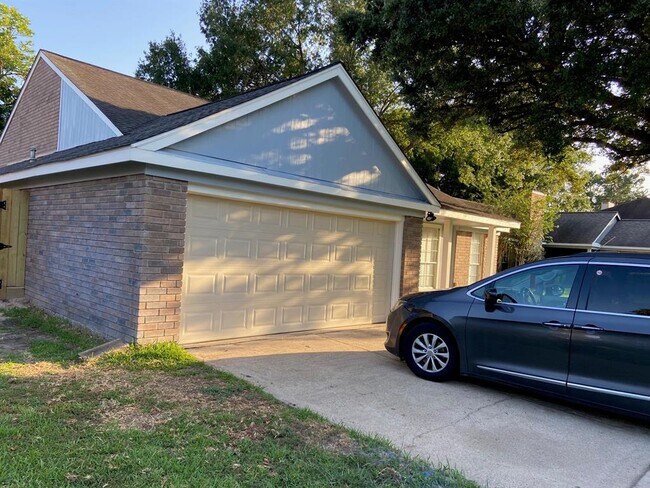 Building Photo - 11219 Willow Field Dr