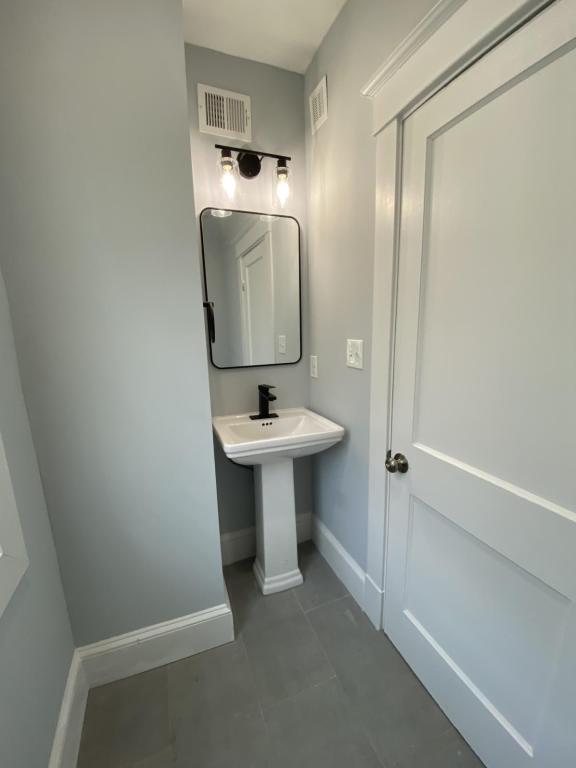 Building Photo - 3121 Rosalie Ave