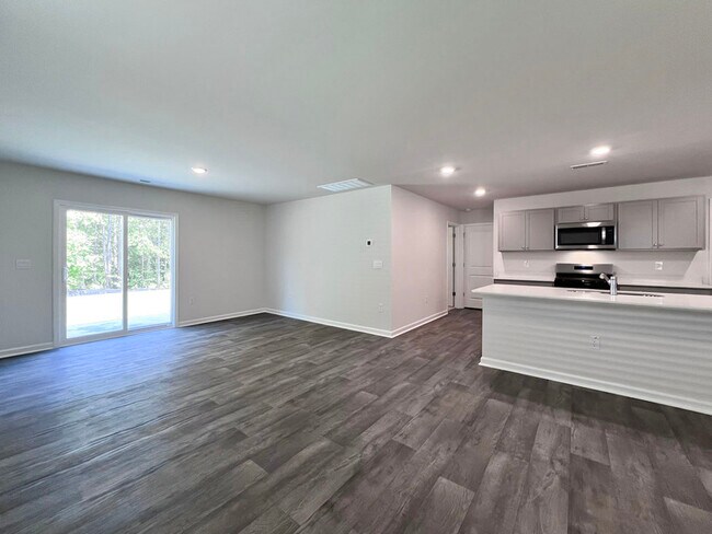 Building Photo - 258 Palm Dr