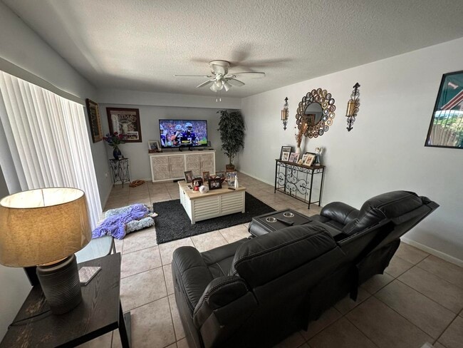 Building Photo - 246 Charter Way