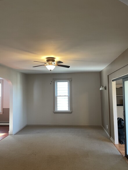 Living room - 106 Northwood Ave