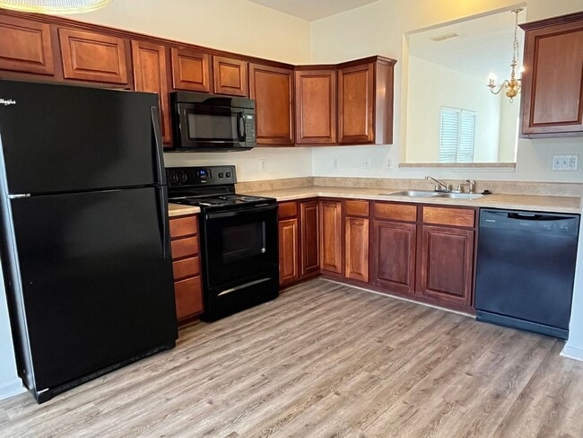 Building Photo - 3 Story, 3 Bedroom Townhome in Ballantyne