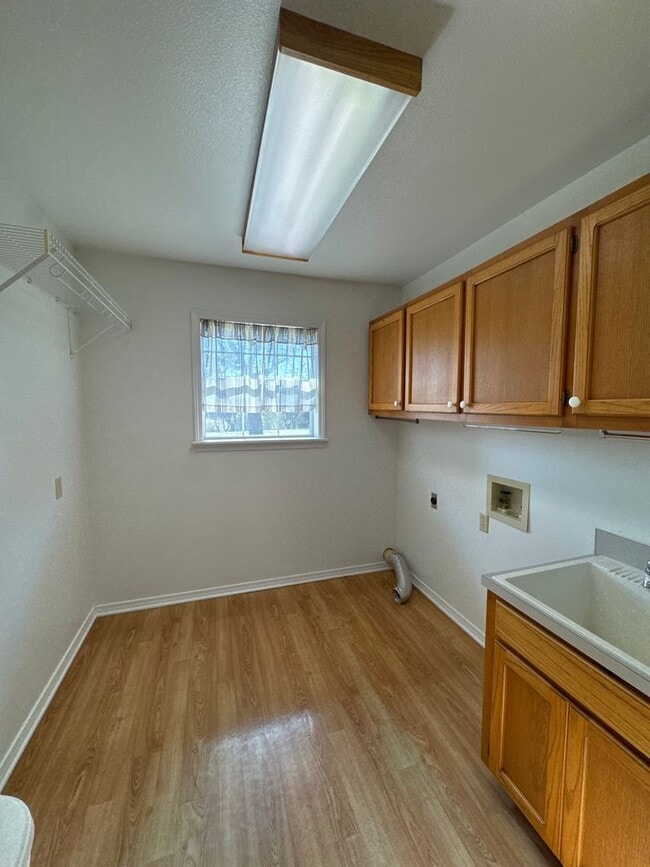 Building Photo - 3606 US-71