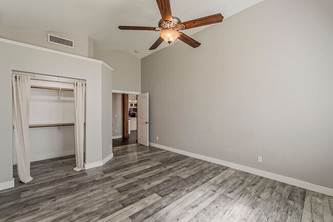 Building Photo - 4 bed, 2 bath home in Peoria