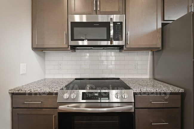 Building Photo - 918 Porter St