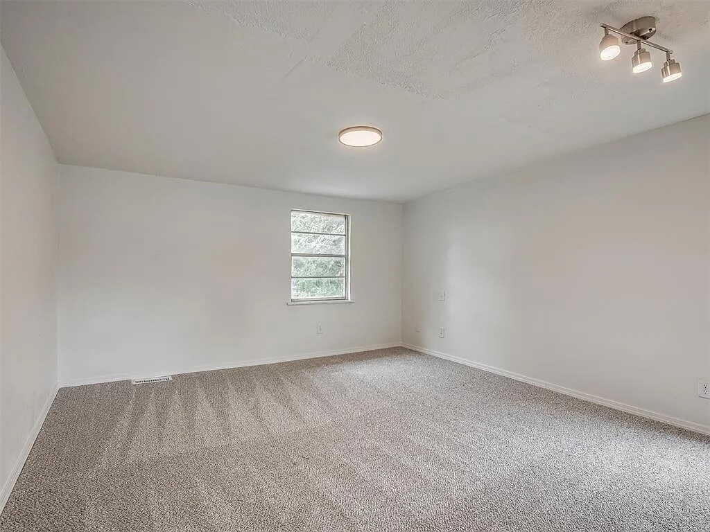 Building Photo - 3617 N Westmont St