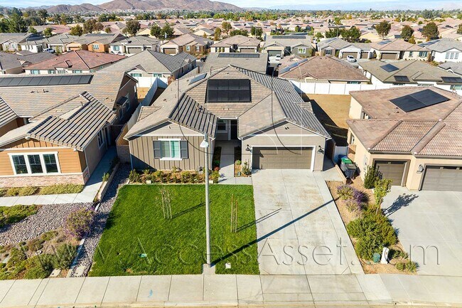 Building Photo - Spacious 4 Bed/3.5 Bath Gem Home In Menifee!