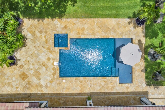 Building Photo - 1504 Breakers W Blvd