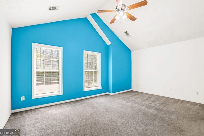 Building Photo - 690 Burnham Ridge