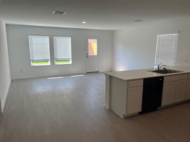 Building Photo - 4025 Twinleaf Dr