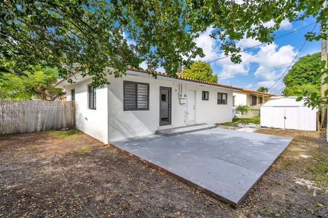 Building Photo - 1293 SW 22nd Ave