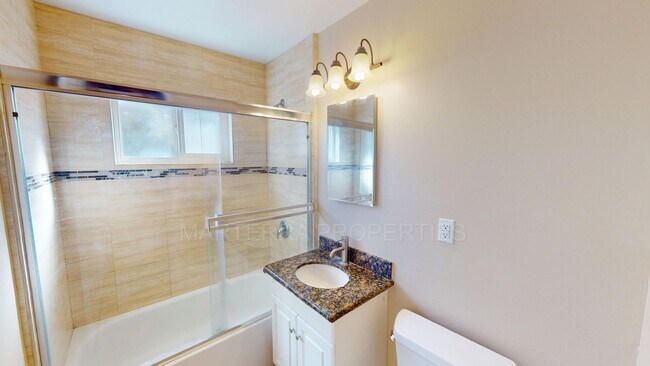 Building Photo - Remodeled 4 bedroom home in Huntington Beach
