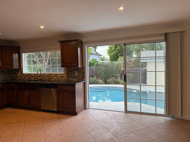 Building Photo - Private HOME 3bed/2 bath + POOL in Woodland Hills! NO OTHER UNIT ON THE PROPERTY!!!!