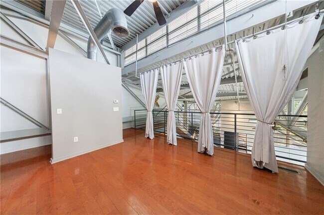 Building Photo - 400 Village Pkwy