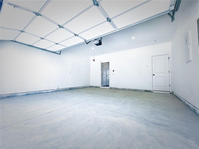 Building Photo - 2678 Whistler Wy NE