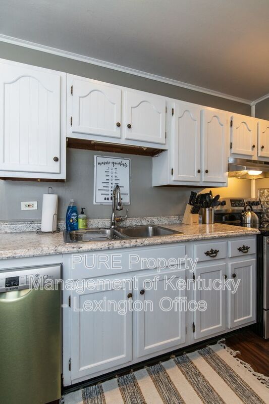Building Photo - 317 Mockingbird Ln