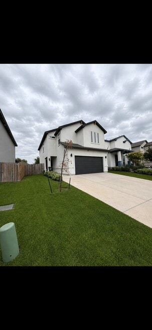 Building Photo - 4225 Gavilan Dr