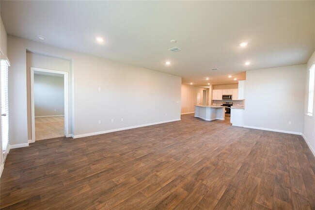 Building Photo - 106 Deep Eddy Cv