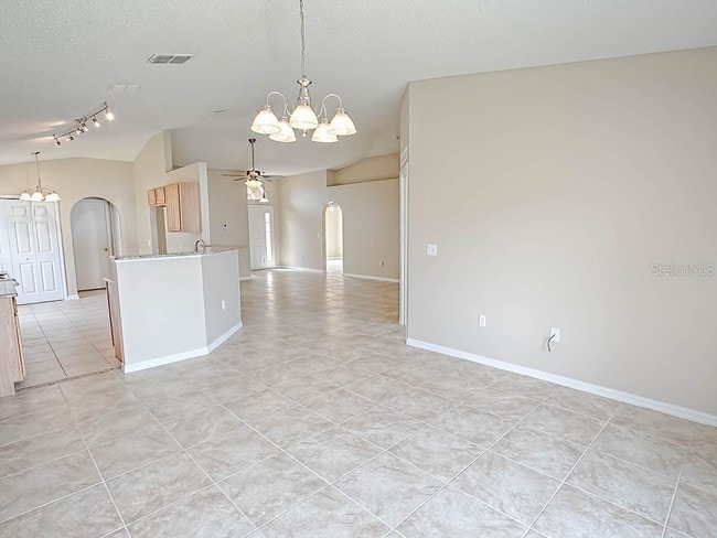 Building Photo - 2139 Sandridge Cir