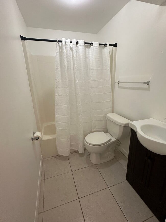 Building Photo - Charming 2-Bed, 2-Bath Home with Garage & ...