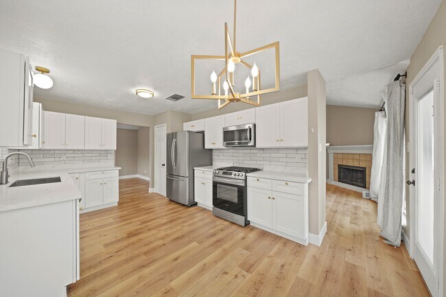 Building Photo - 19211 Haystream Dr