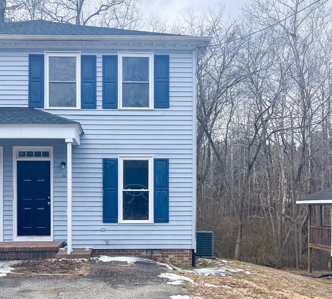 Building Photo - 32 Fox Hill Dr