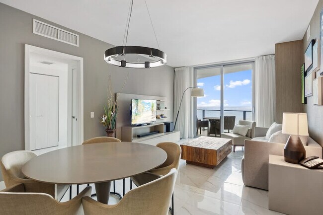 Building Photo - 4011 S Ocean Dr