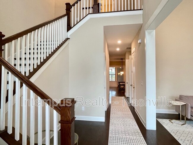 Building Photo - 2856 Americus Dr
