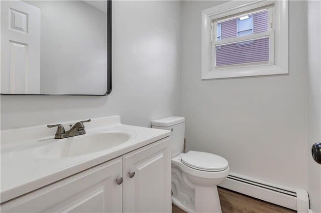 Building Photo - 107 Roosevelt St