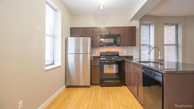 Building Photo - 132 W Willis St