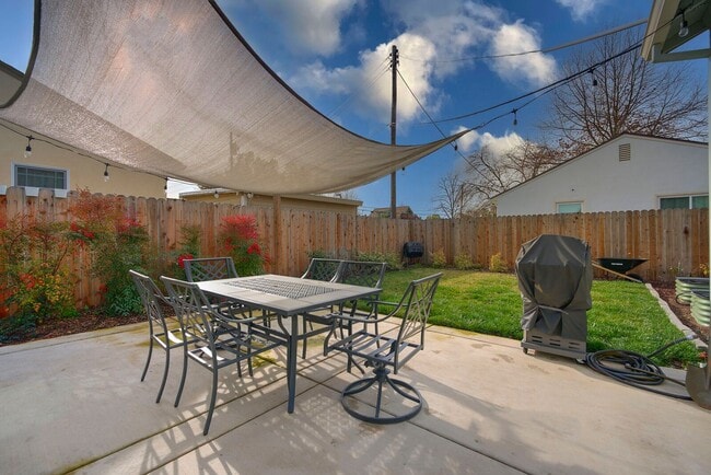 Building Photo - 4928 Carmen Wy