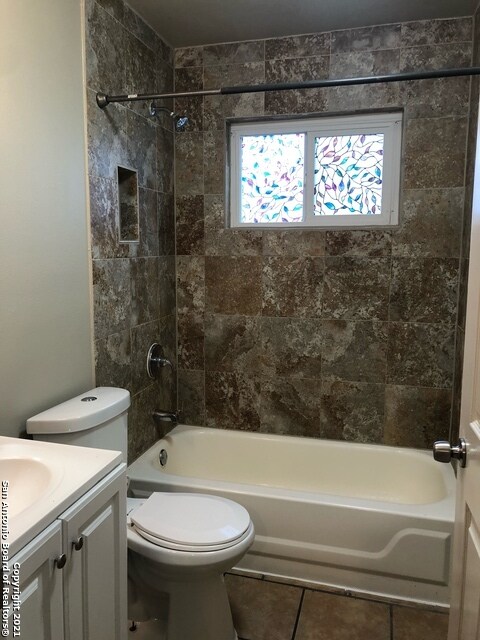 Bathroom - 8614 Ludtke Ave