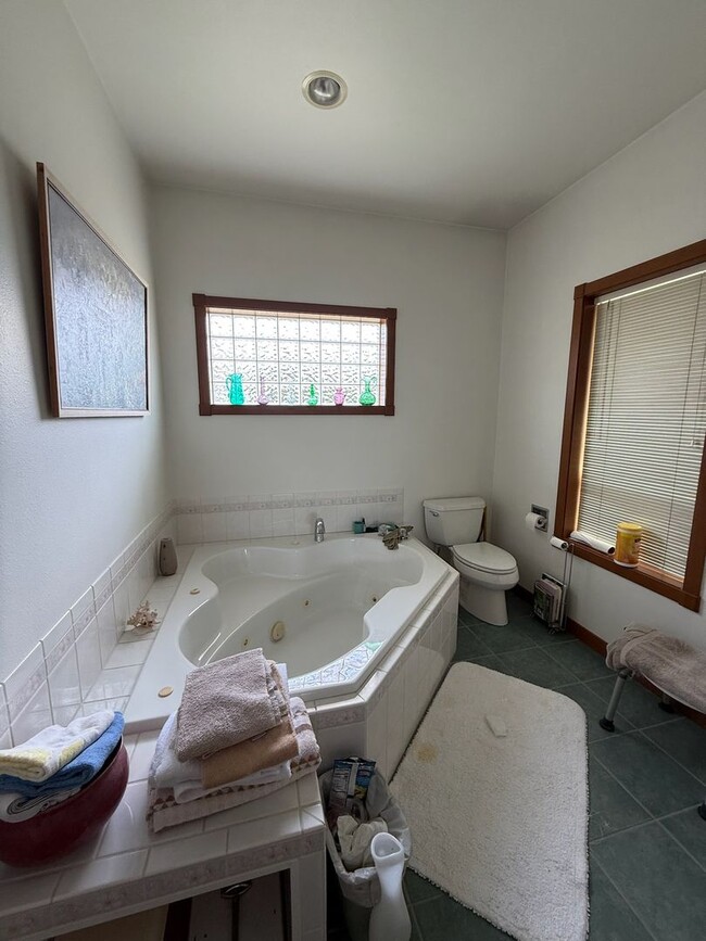 Building Photo - Beautiful Lynden Home!