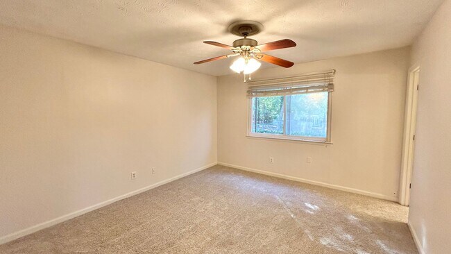 Building Photo - Alpharetta 3 Bedroom-2 Bathroom, Minutes F...