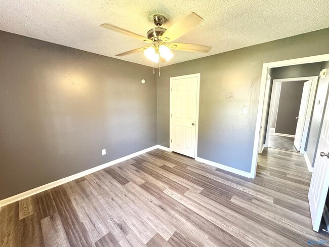 Building Photo - 103 Whisperwood Ln