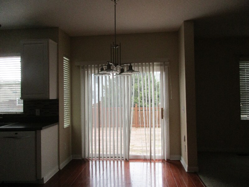 Building Photo - 784 Sanville Dr