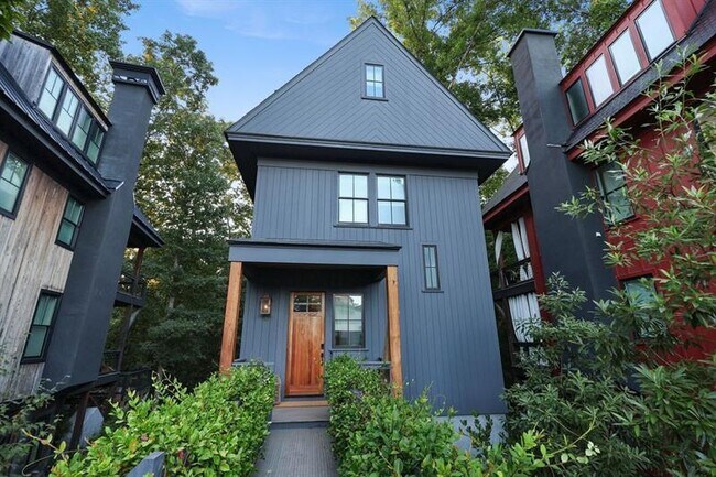 Building Photo - 130 Arcadia Ave