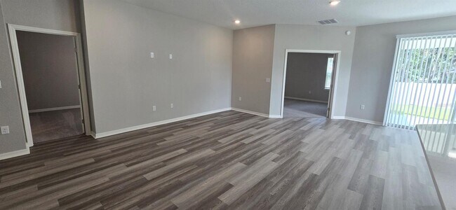 Building Photo - 7501 SW 107th Ln