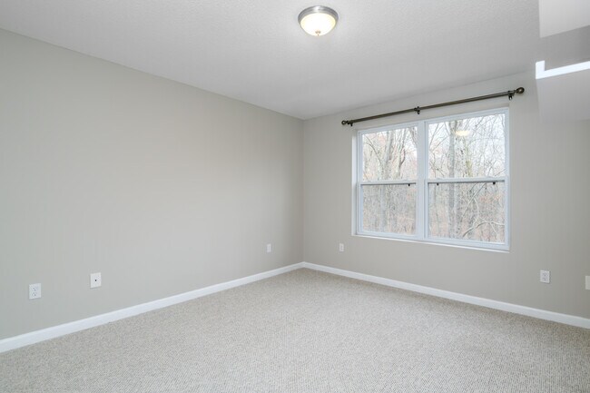 Building Photo - 3 Periwinkle Ln