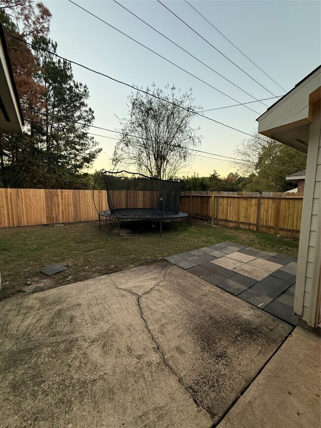 Building Photo - 22031 Falvel Dr