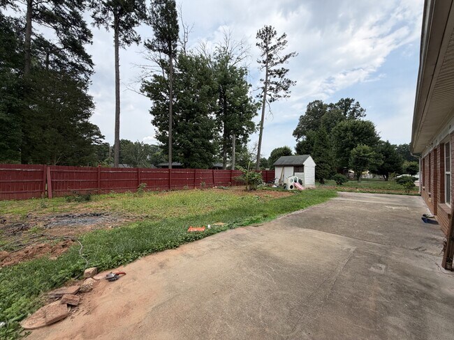 Building Photo - 2501 Burkholder Rd