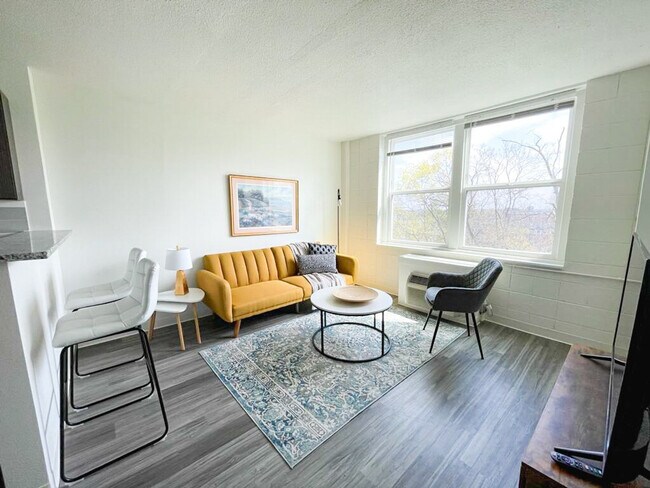 Building Photo - 2515 Burnet Ave